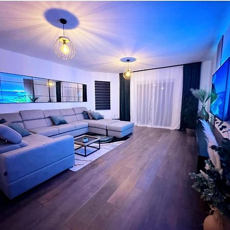 Holiday Home Chester With Heated Pool Kastela Exterior photo